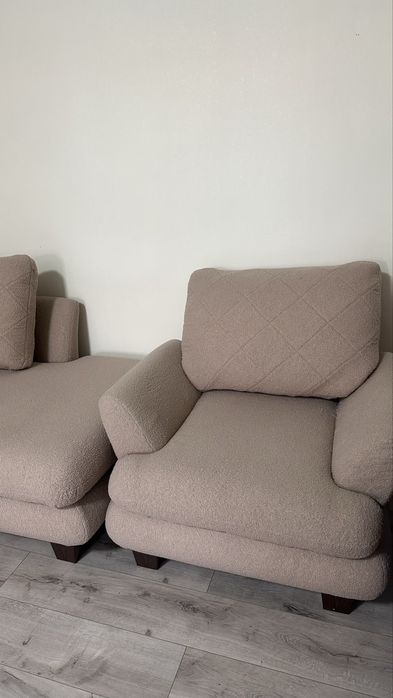 Угловой диван и кресло