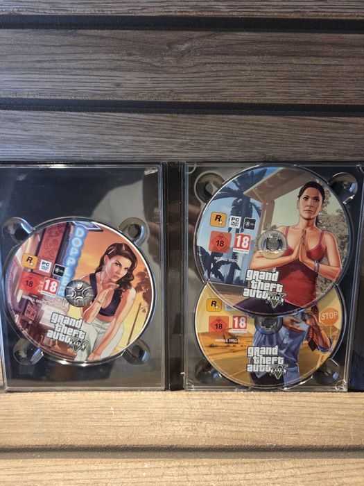 Grand Theft Auto V (GTA 5) PC – Ediție Originală Completă, 7 DVD