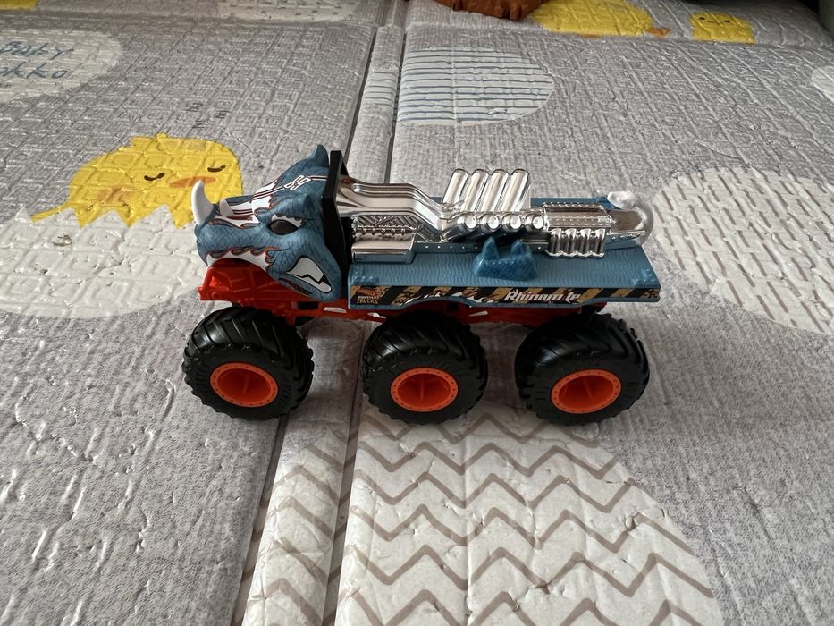 Писта Hot wheels за монстъртрак