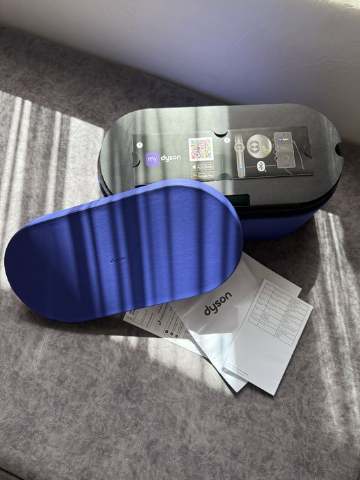 Dyson airwrap i.d HS08