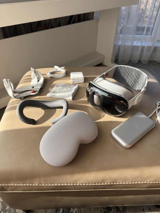 Apple Vision Pro 1TB & Aaple Care+