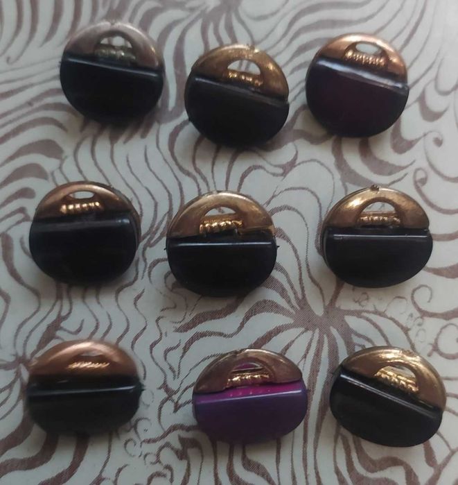 Пуговицы красные, розовые, чёрные