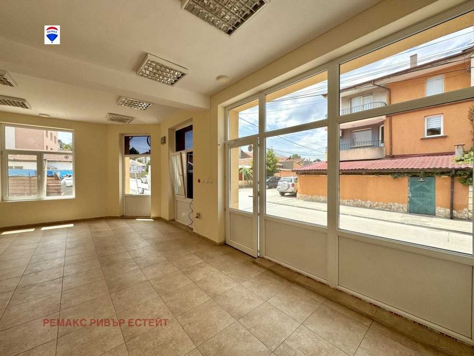 Търговски обект/ магазин под наем Кооперативен пазар, гр. Русе