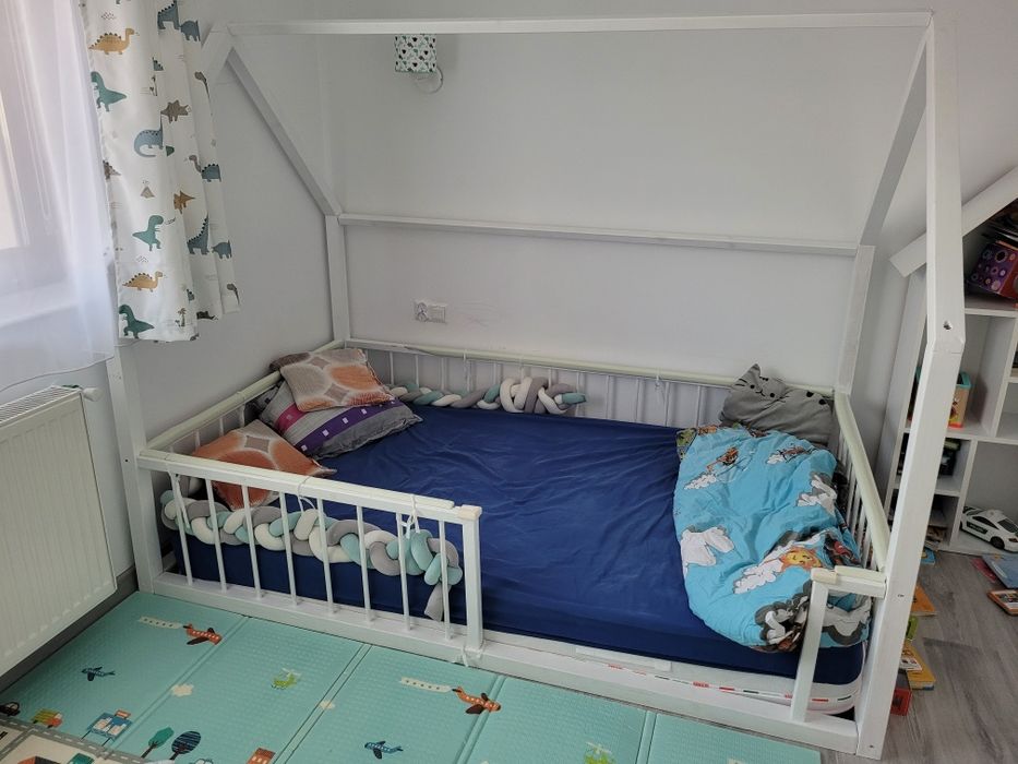 Vand pat tip casuta Montessori