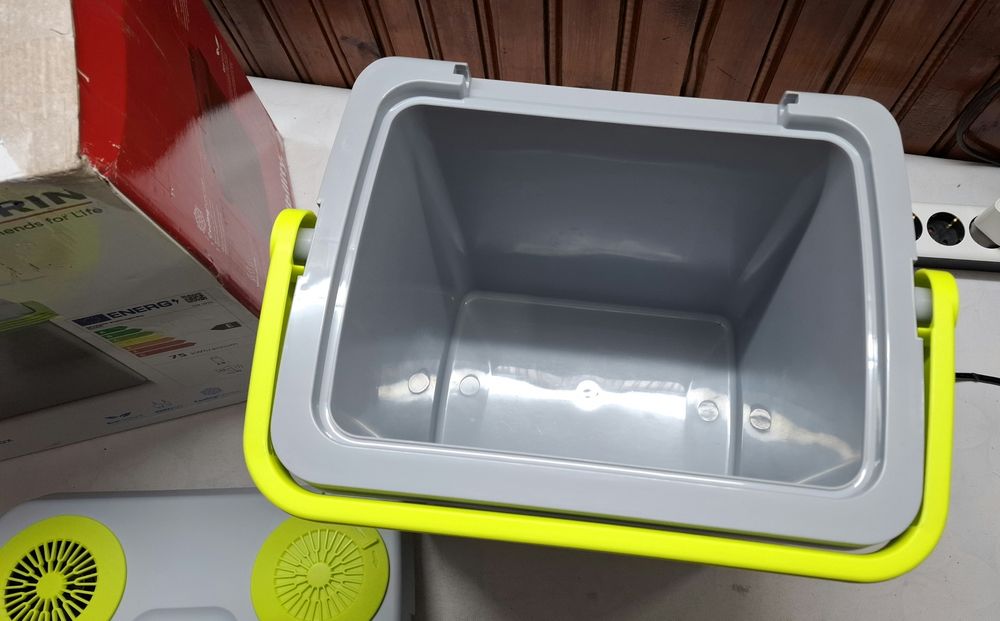 SEVERIN  Електрическа хладилна чанта 19л,охлаждане,затопляне,220v/12v.