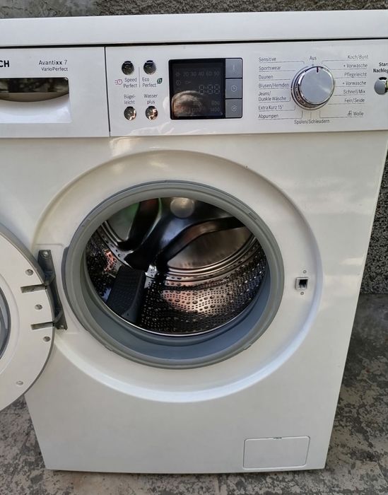 Продавам Пералня BOSCH
