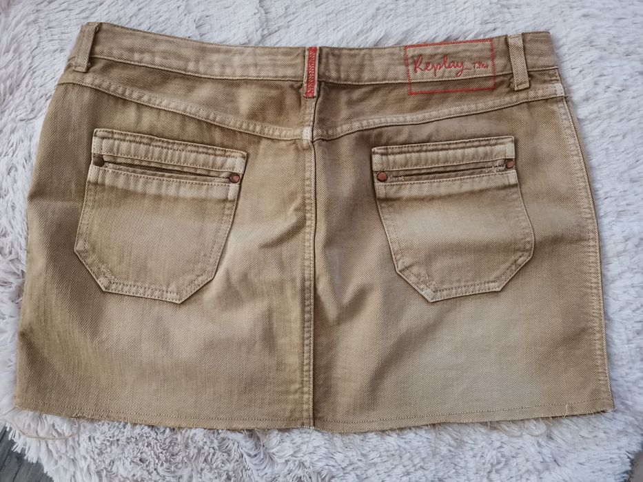 Нова пола Replay