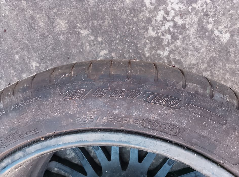 Гуми с джанти 19