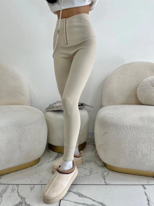 Клин LBD бежов клин