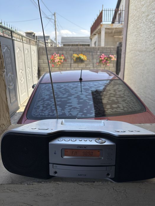 Магнитофон SONY!