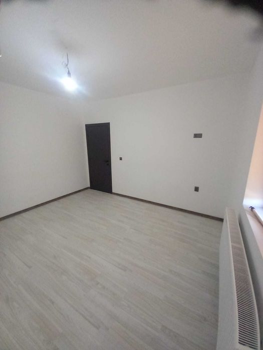 Vând casă la cheie