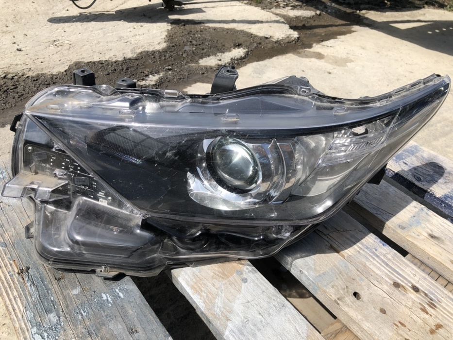 Фар за Toyota Auris 2018