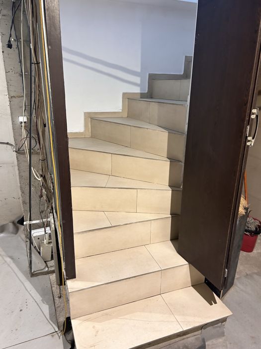 Магазин със склад под наем!