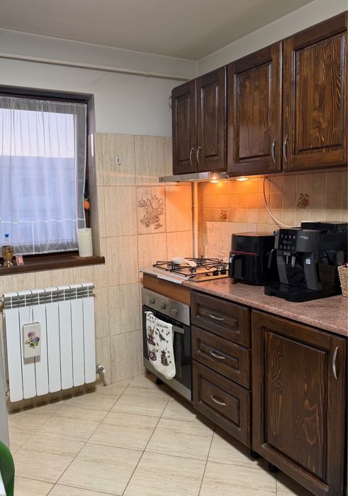 Titlu recomandat pentru OLX: Apartament 3 camere decomandat, 64 mp, Capăt 1, mobilat, mansardă, AC, 92.000 €
