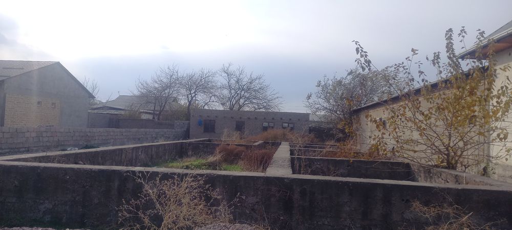 Ohangaronda 9.5 sotix sotiladi