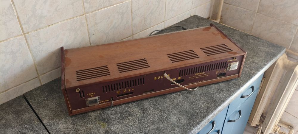 Vând radio vechi Bucur 6