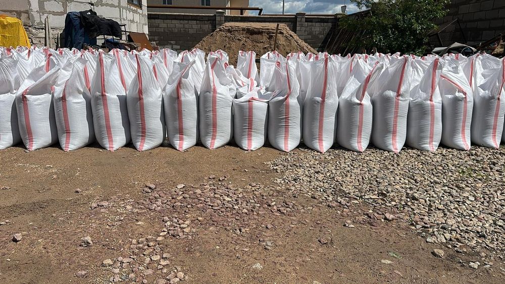Песок, щебень, отсев, цементв мешках
