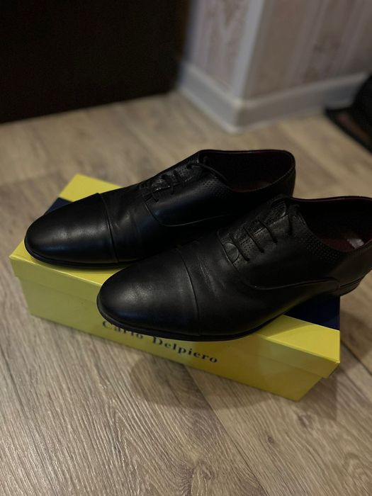 Туфли  размер  40  .  41   Новые  кожанные  цвет  чёрный