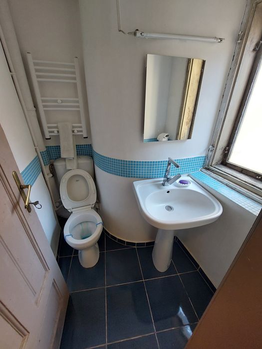 Închiriez garsonieră vintage, zonă ultracentrală