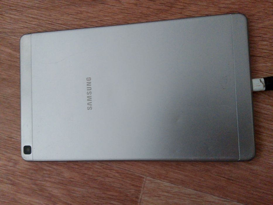 Продам планшет Samsung a8.0