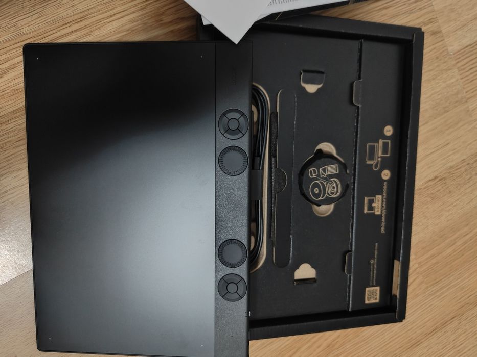 Tabletă grafică Wacom Intuos Pro Medium – profesională