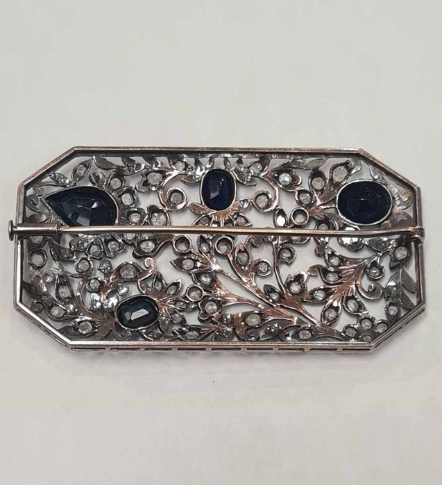 Brosa din aur galben 18k si argint, cu diamante naturale si safire