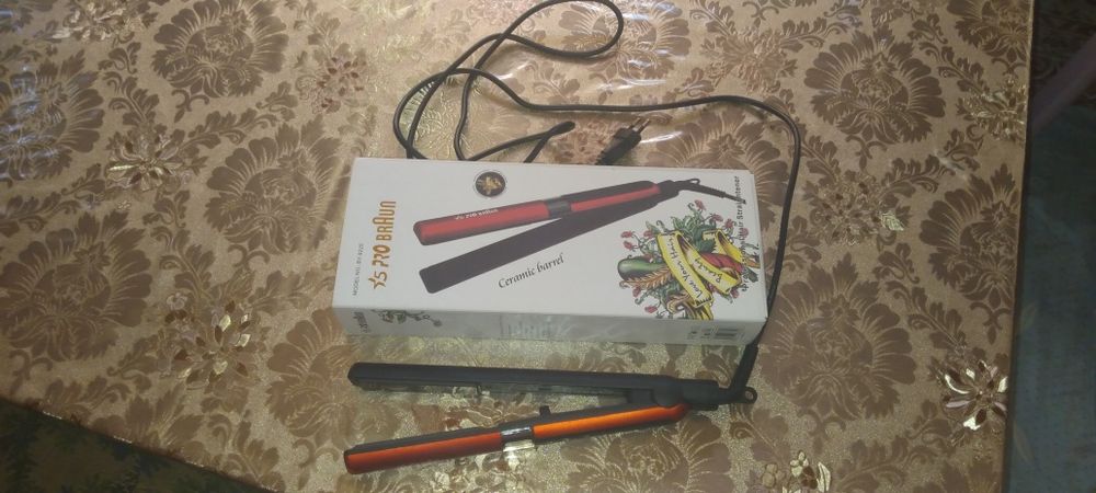 Продаю утюжок для волос.