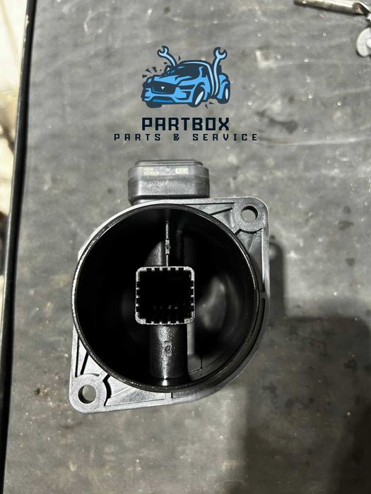 Датчик за поток на въздуха- дебитомер за Golf VI 2012