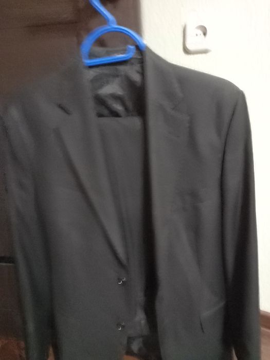 Продаю 2 турецких костюма для юношей, классические: брюки и пиджак