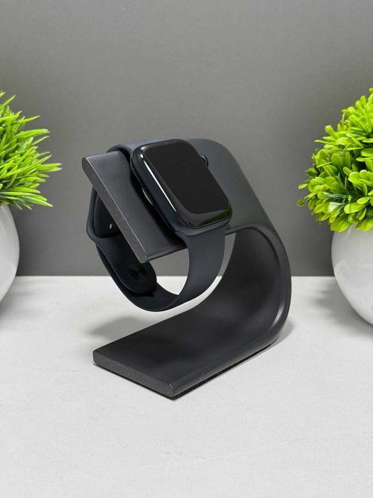 Apple Watch SE 44 мм (2е поколение)