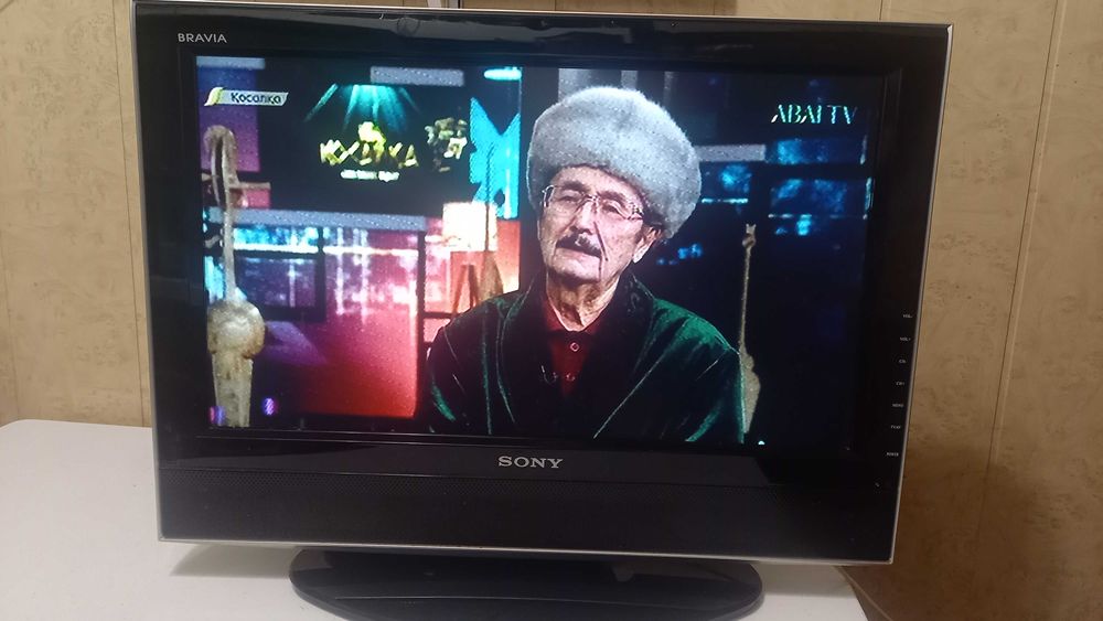 продам жк LCD телевизор 27"