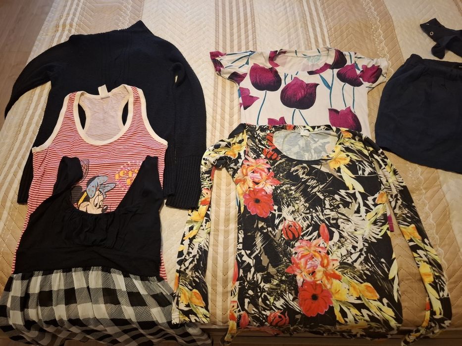 Дамски дрехи размер М със следи от носене