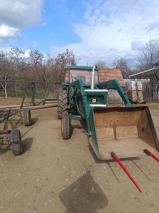 Tractor de vânzare în stare foarte buna de funcționare