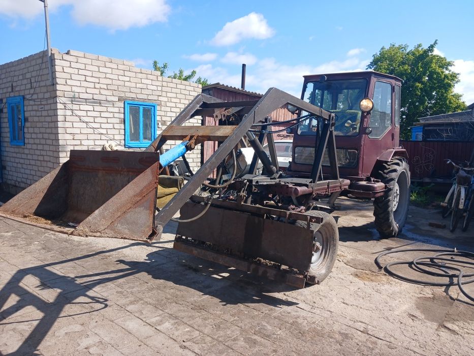 Продам трактор Т-16.