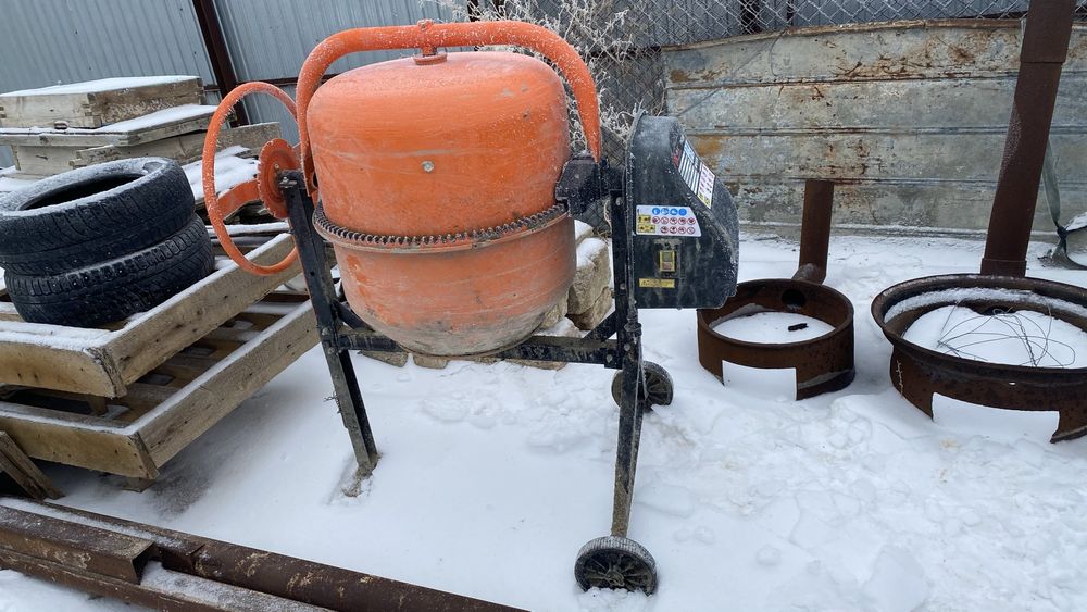 Миксер бетоеомешалка