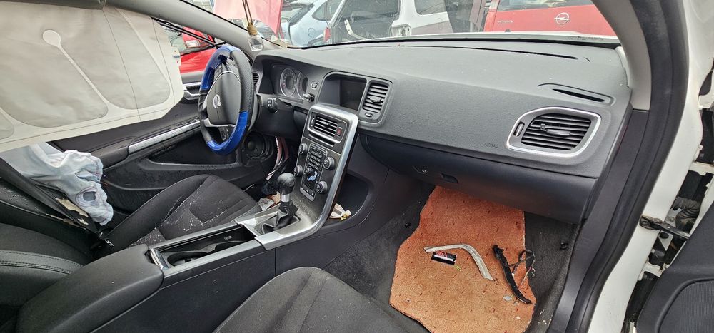 Capota motor volvo V60 1.6 TDCI euro 2013