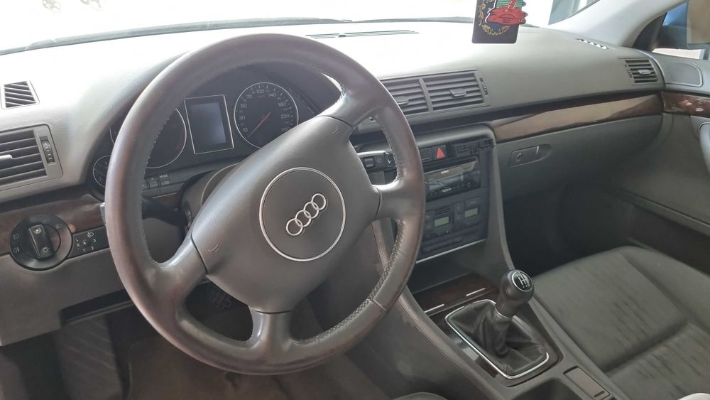 AUDI A4 2001 — imagine 2