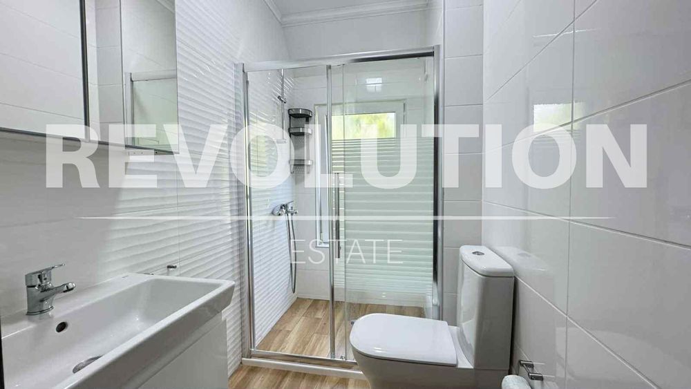 Дава се под наем Тристаен апартамент в Варна, Център - 89 кв.м за 800 € - Снимка #4