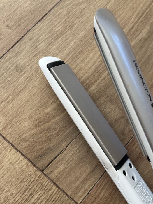 Преса за коса REMINGTON HYDRALUXE S8901 до 230 ºC