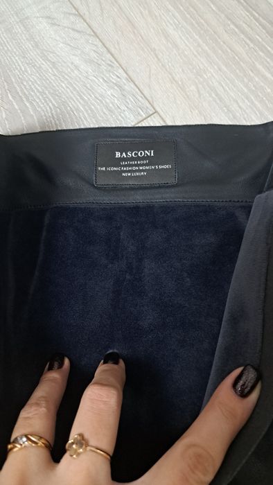 Продам сапоги зимние Basconi