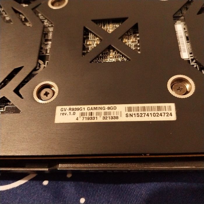 Defectă - Placa Video R9 390, 8GB, GIgabyte