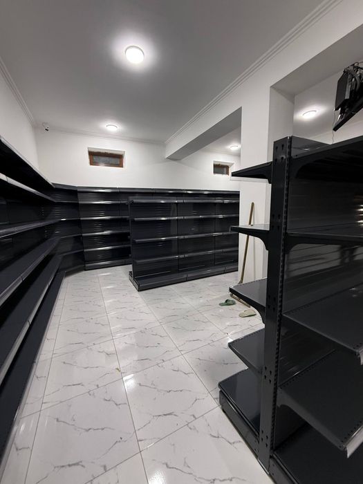 Stelajlar omborxona va magazinlar uchun targovoyni stellajlar