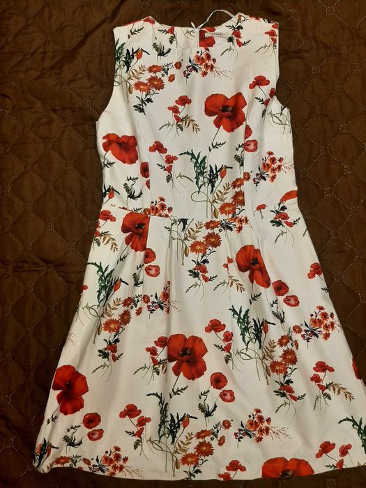 Свежа рокля с макове