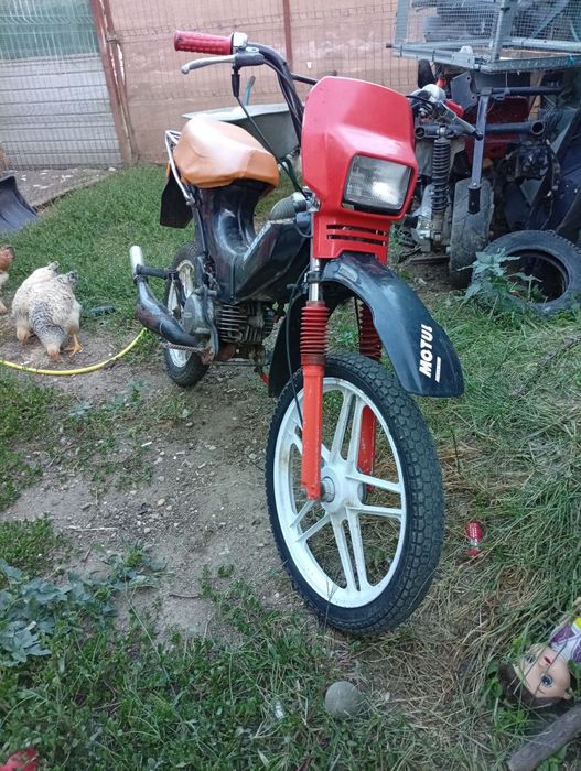 Vând sau schimb scuter honda pxr 49cc si Trotineta xiaomi