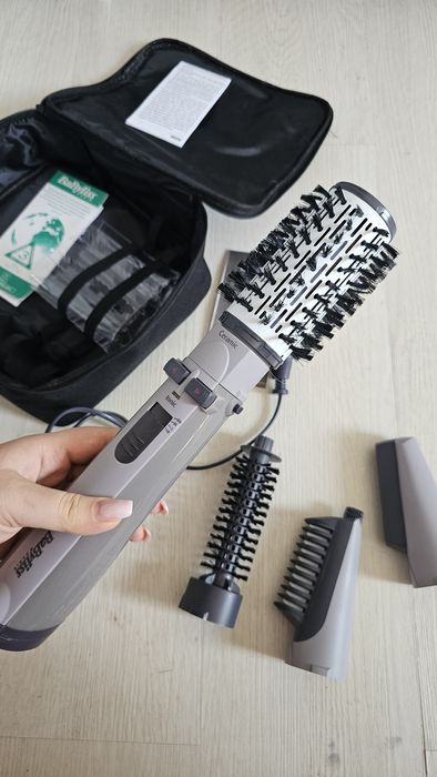 Фен-щетка BaByliss . Крутится.