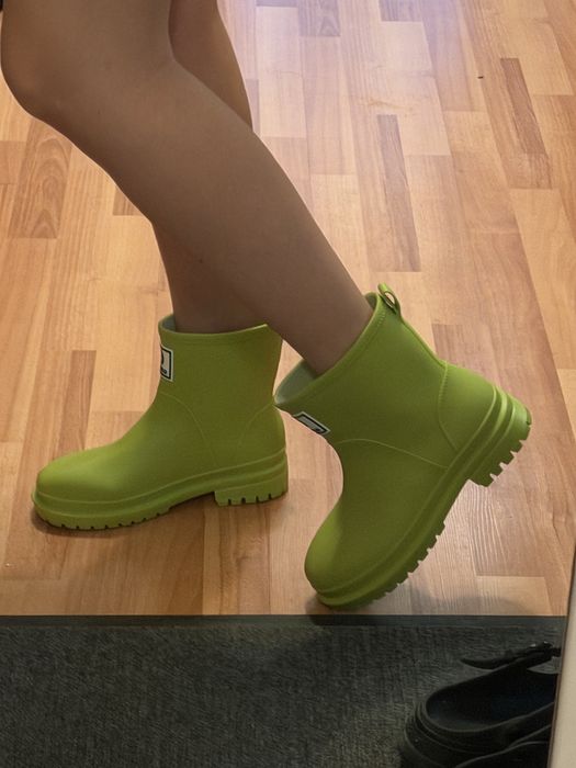 Новые резиновые сапоги