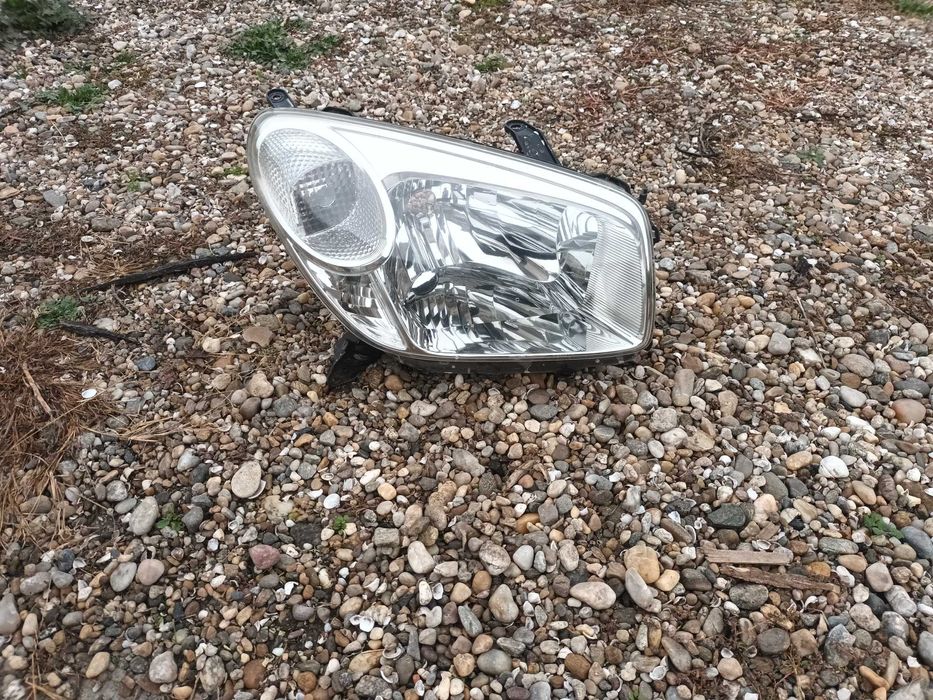 десен фар за тойота рав 4 TOYOTA RAV 4