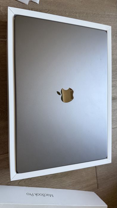 Macbook pro M1, 16 inch, 16gb, 512 SSD