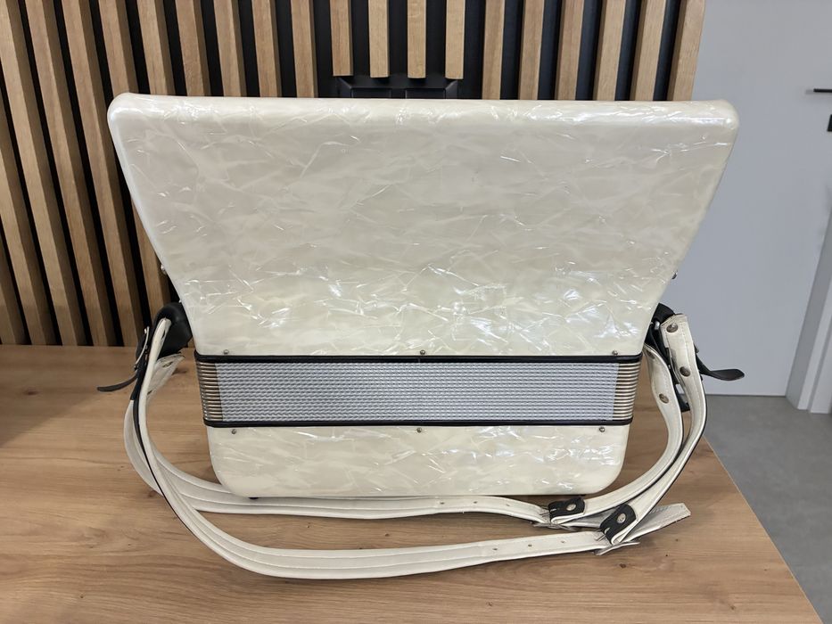 Acordeon Hohner/Melojdia cu 80 basi