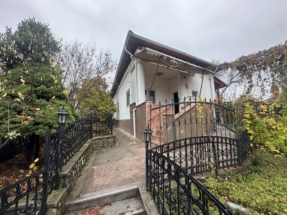 Casa de Vanzare pe Dealul Capela